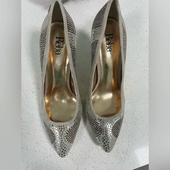 Gorgeous REBA brand sequined high heel. - Picture 2 of 4
